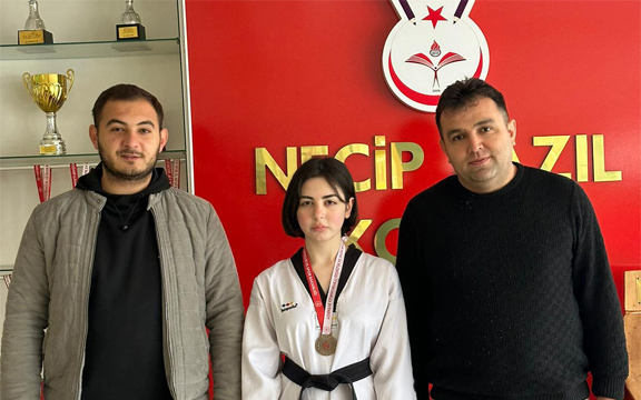 Okul Sporları Taekwondo'da  Öğrencimiz 3. Oldu.