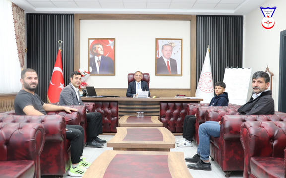 Kahramanmaraş İl Milli Eğitim Müdürü Erhan Baydur      Balkan Güreş Şampiyonumuzu Makamında Ağırladı