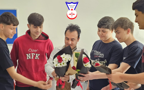 Necip Fazıl Koleji Öğrencilerinden Duygulandıran Sürpriz